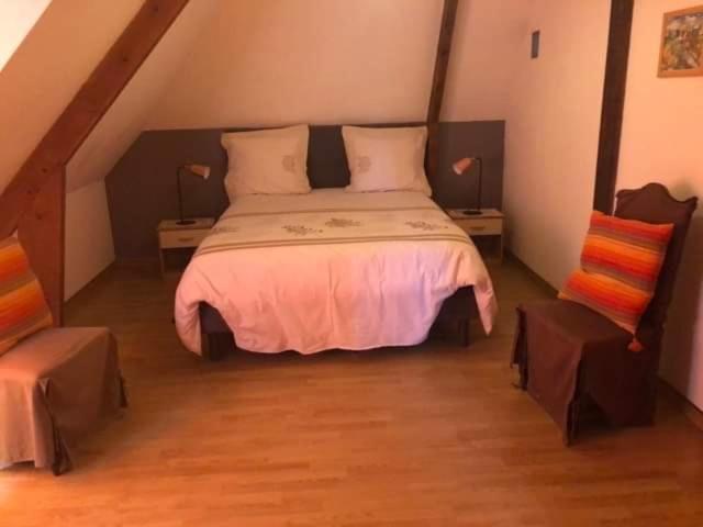 Manoir Melphil Bed & Breakfast Saint-Etienne-la-Thillaye Exterior photo